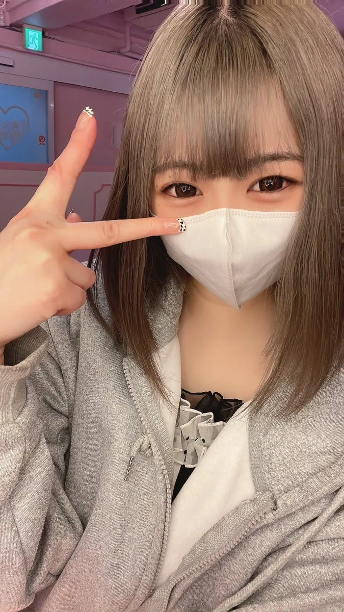 新宿 歌舞伎町 コンカフェ ビビッときたかも！@vvtktkm