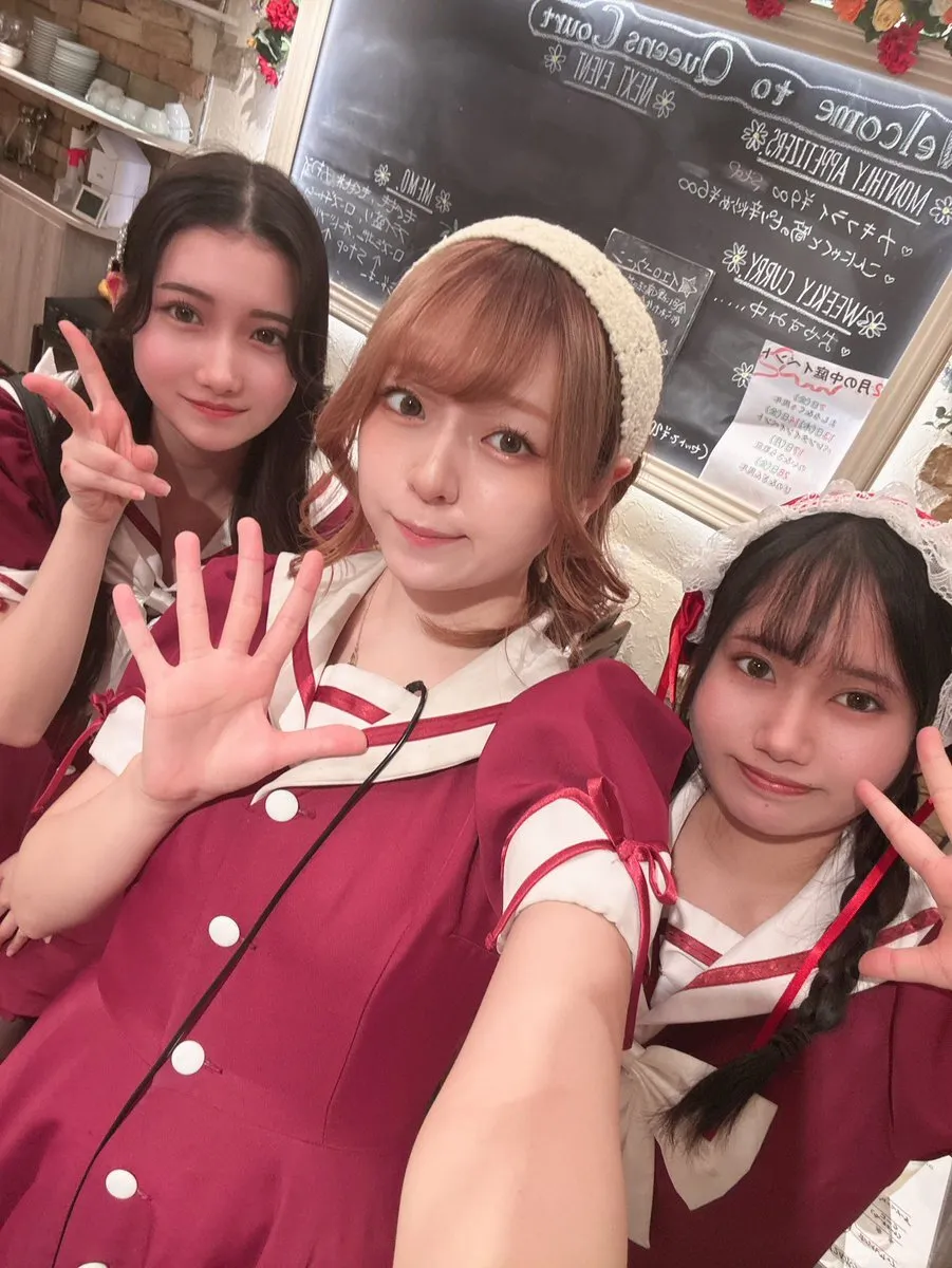 クイーンズコート ~女神の中庭~｜秋葉原メイドカフェ@MegamiTwit