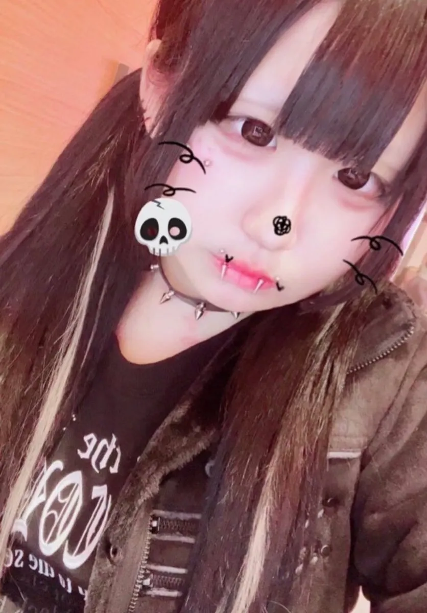 しの@nicemaid_shino