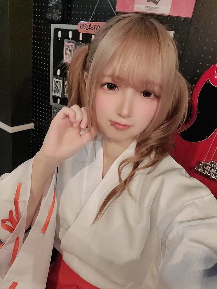 くらら🎸🥁＠MAIDROCKCAFE@clara_mrc__