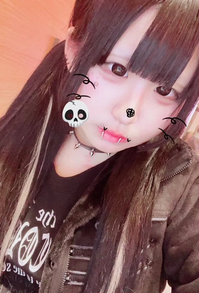 しの@nicemaid_shino