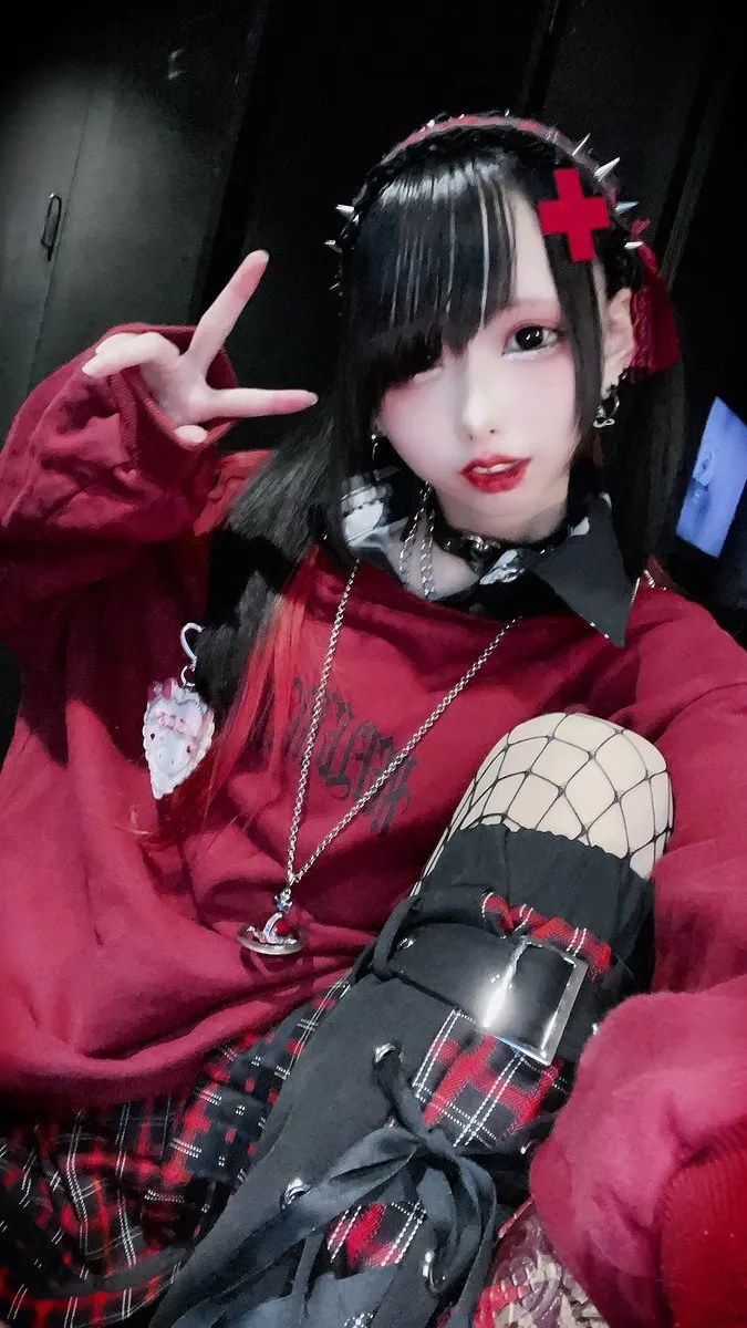 悲劇のヒロイン〜闇堕ちめんたるしすたぁず@higeki_con