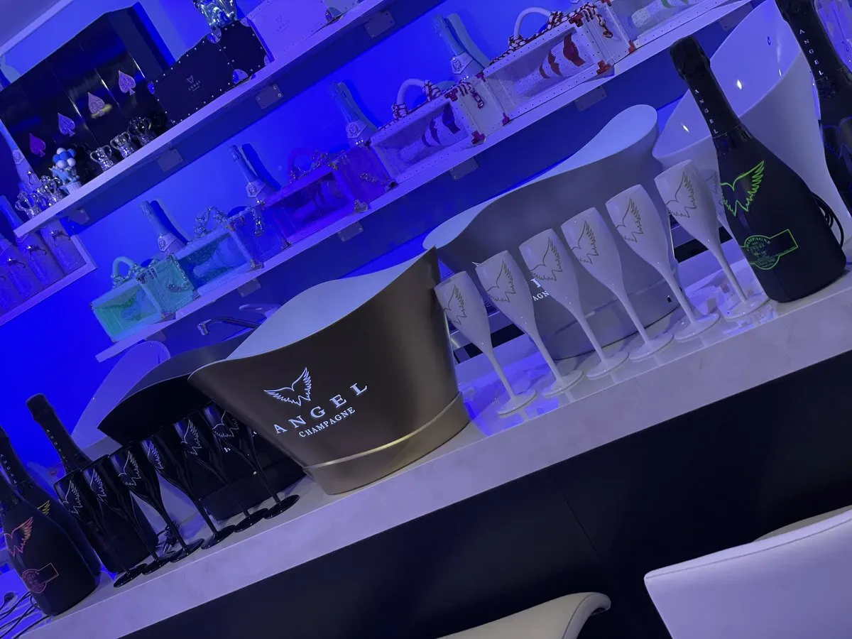 Cafe&Bar 推しが可愛い【池袋】@oshikawa_ikb