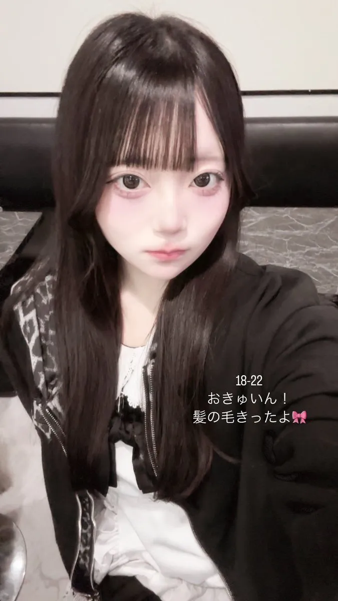 ひな@coco_hinaworld