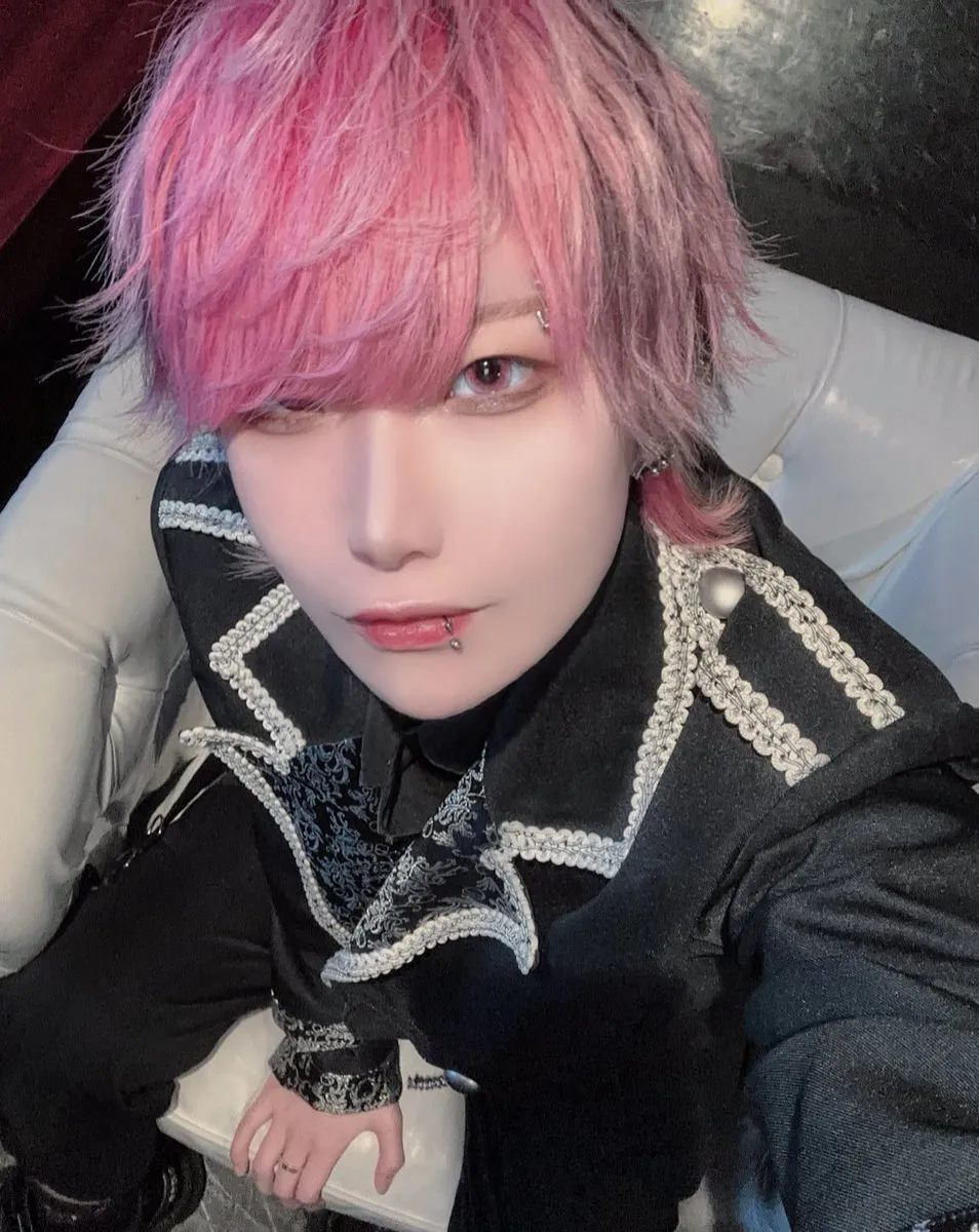 🕷 𝐑𝐢𝐤𝐮 🕷@Riku_MdeROZE
