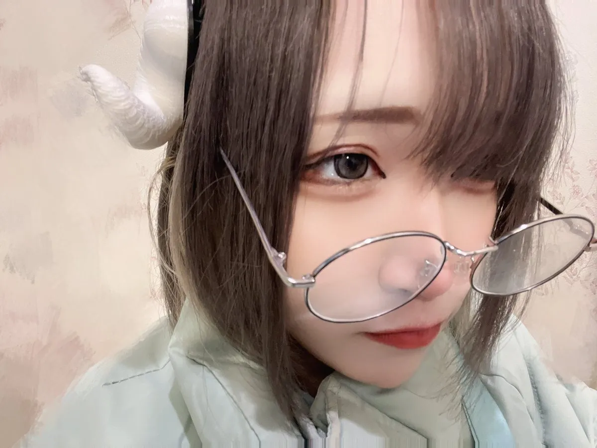 ⟬吉祥寺コンカフェ⟭ - ̗̀𖤐 e→mit(えみっと)⚡️@emit____lilili