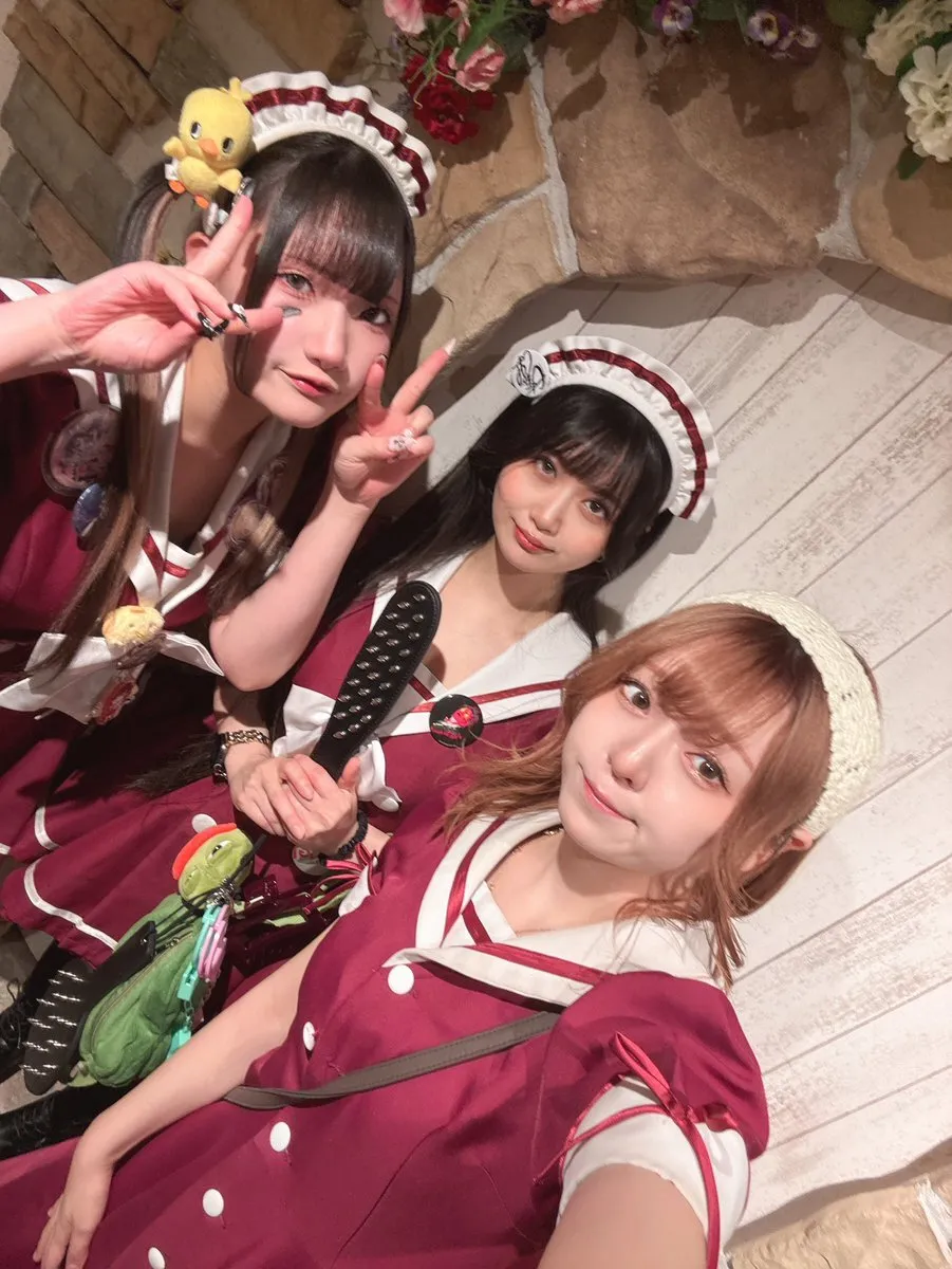 メイドカフェ 女神の中庭@MegamiTwit