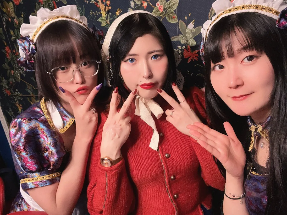 ロマンチックカフェ＆バー ざくろ🦋新宿🦋歌舞伎町🦋コンカフェ@zakuro_roman