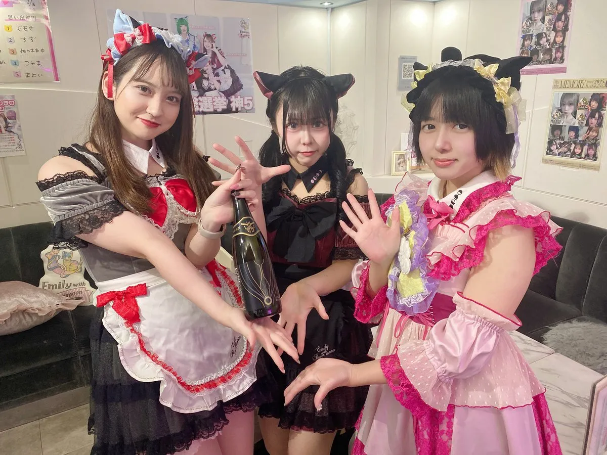 🌕Emily with Paper moon🌕【コンカフェ】新人キャスト募集中🐱@emily_papermoon