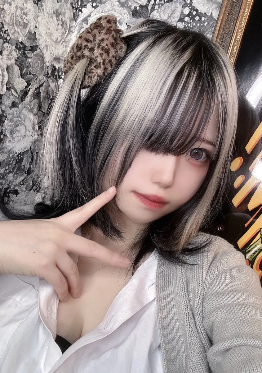 りあ@MAIDROCKCAFE@ria2_mrc
