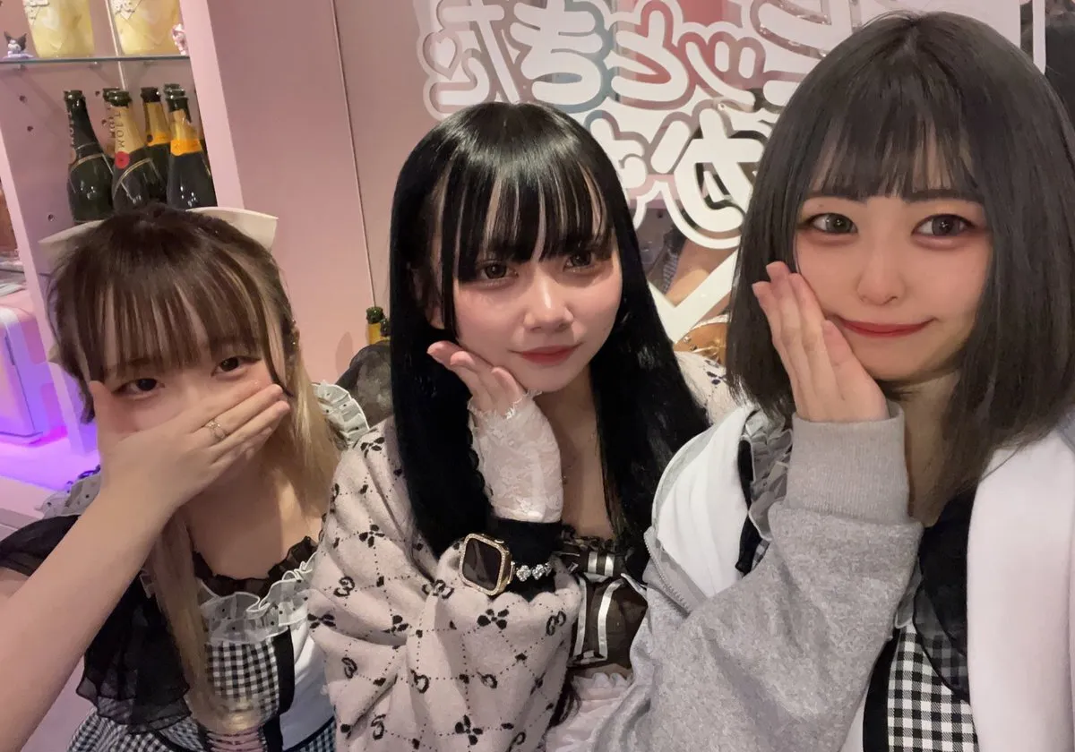 新宿 歌舞伎町 コンカフェ ビビッときたかも！@vvtktkm