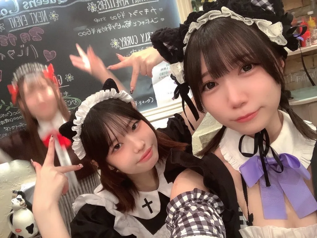 クイーンズコート ~女神の中庭~｜秋葉原メイドカフェ@MegamiTwit