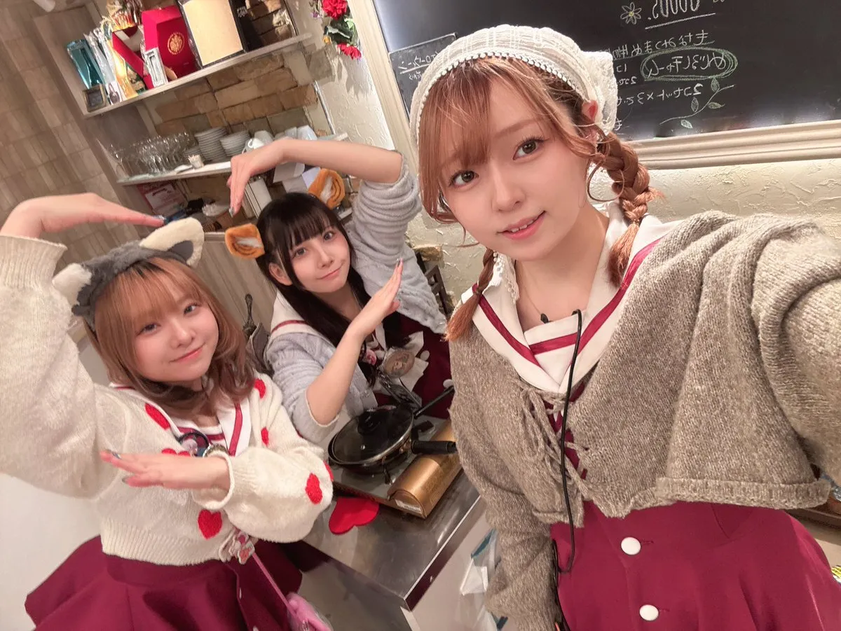 クイーンズコート ~女神の中庭~｜秋葉原メイドカフェ@MegamiTwit